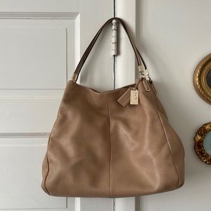 Coach leather shoulder bag